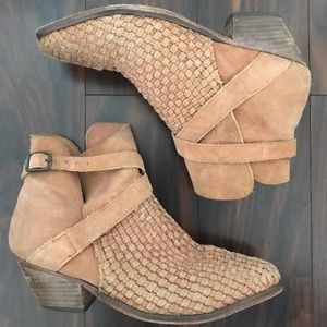 Free people venture ankle boot size:39/9